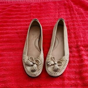 ⭐️Cole Haan women flats leather tassel size 7.5